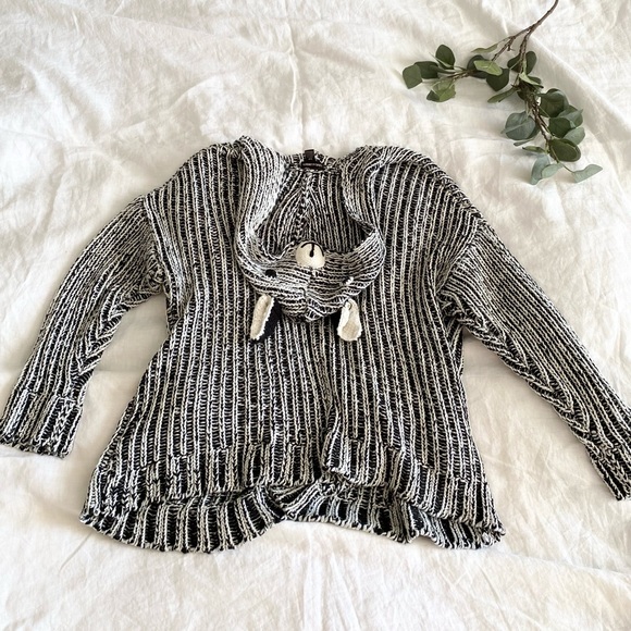 Love & Liberty Cute Animal Hooded Sweater - Picture 9 of 15